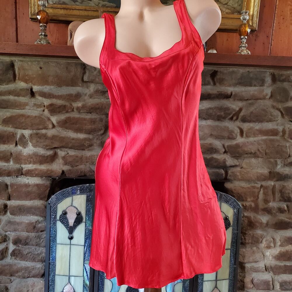 Vintage Victorias Secret Red 100% Silk Slip Dress Nightgown Small 90s Y2K Satin